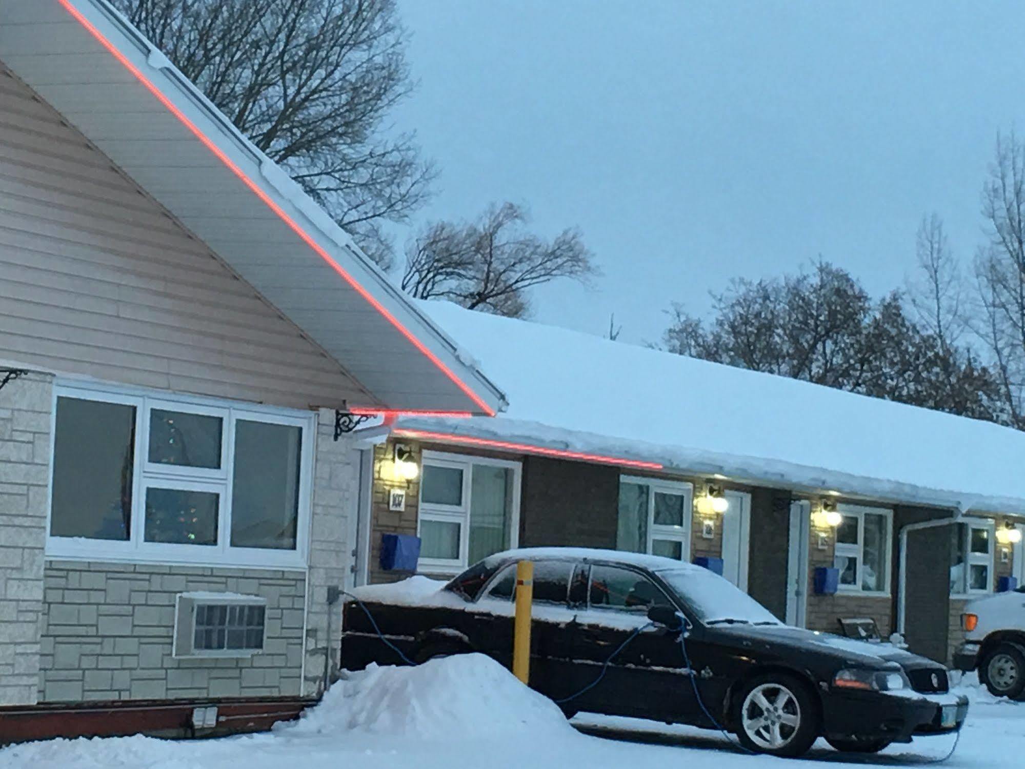 Westway Inn Motel Neepawa Exteriör bild