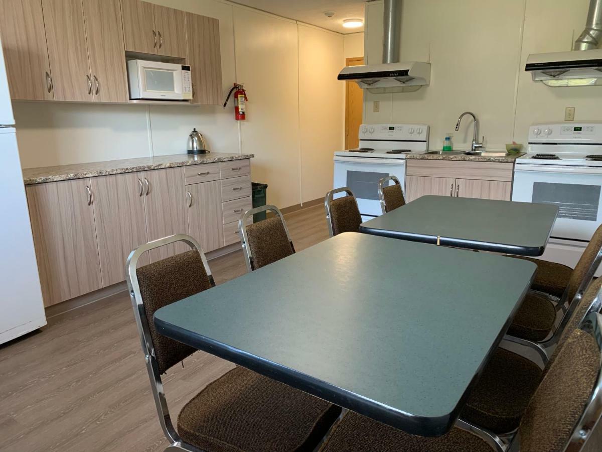 Westway Inn Motel Neepawa Exteriör bild