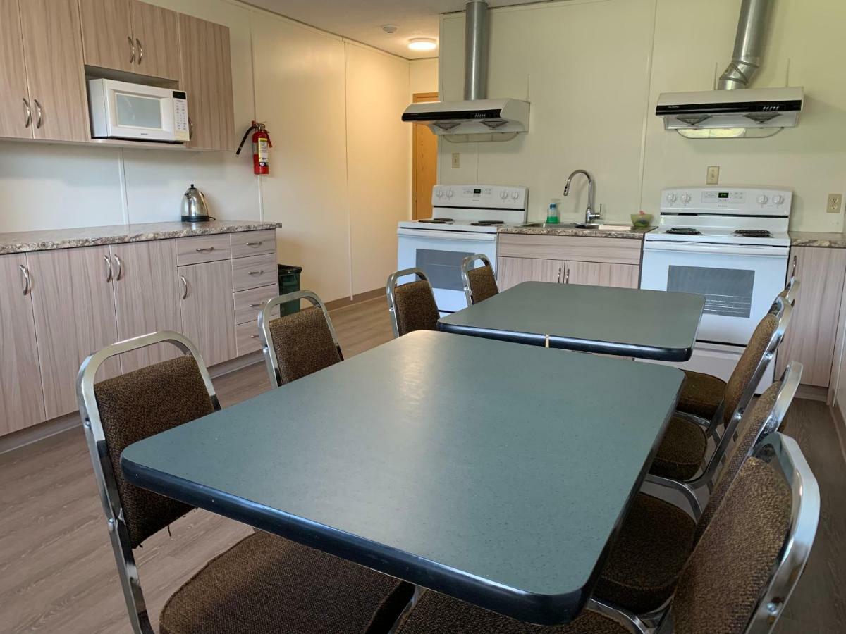 Westway Inn Motel Neepawa Exteriör bild